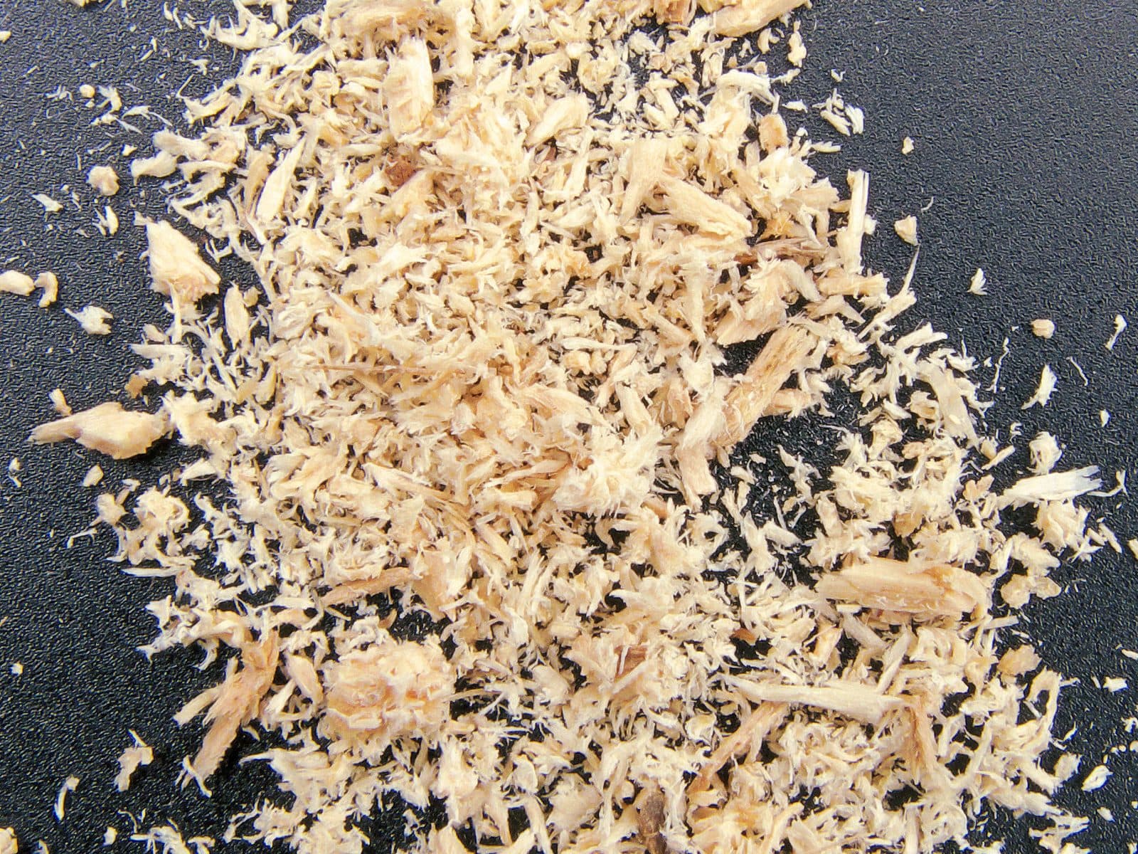 Piliny — jemný dřevní materiál z pořezu